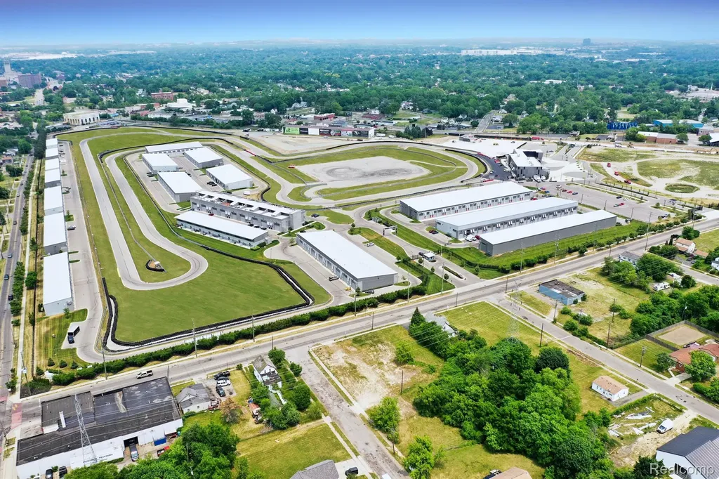 48 Pit Lane Pontiac City MI 48341