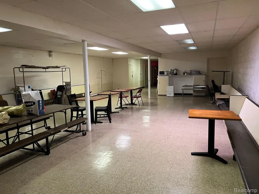15727 Plymouth Road Detroit City MI 48227