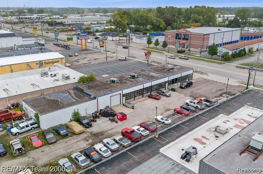 2330 S Dort Flint City MI 48507