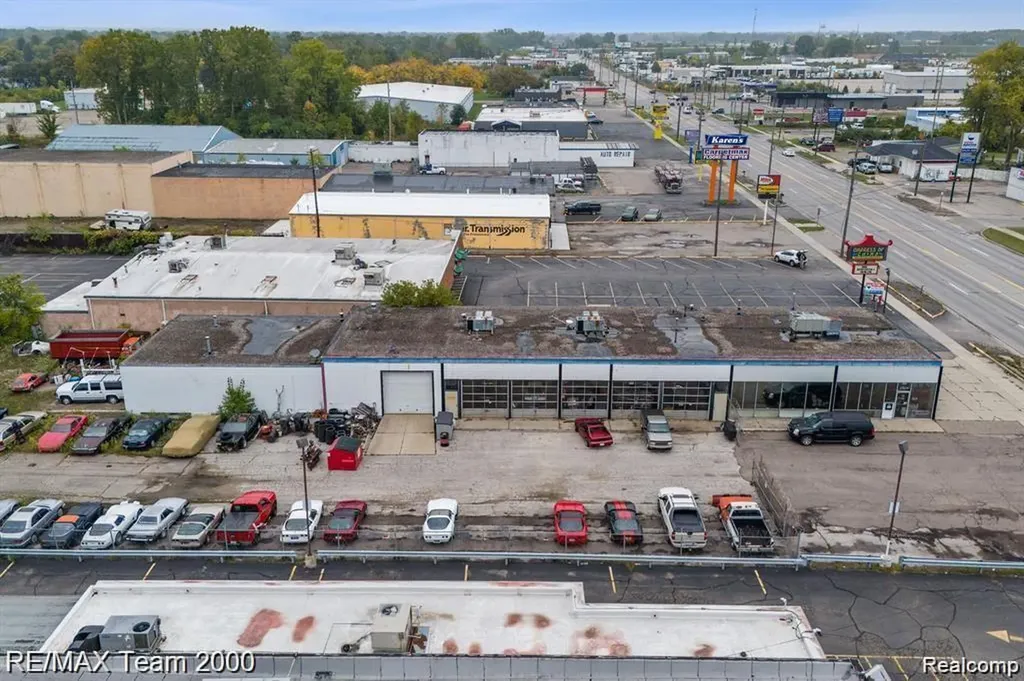 2330 S Dort Flint City MI 48507