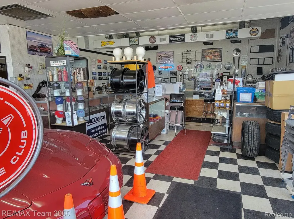 2330 S Dort Flint City MI 48507