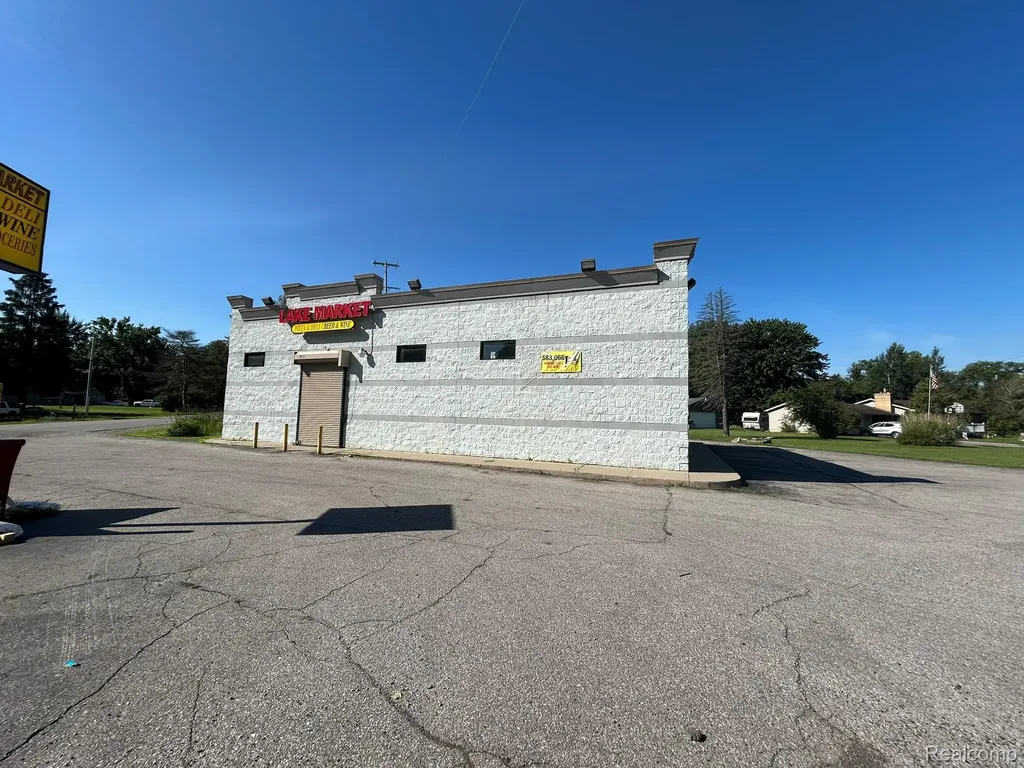 1372 E Lake Road Thetford Township MI 48420