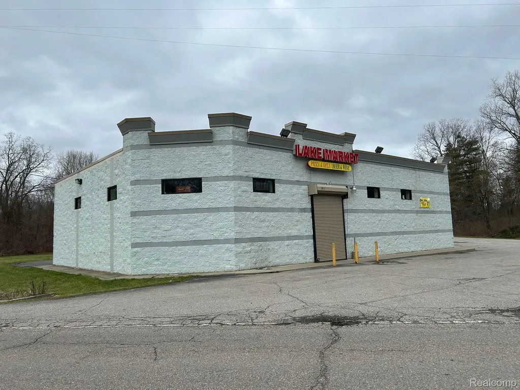 1372 E Lake Road Thetford Township MI 48420