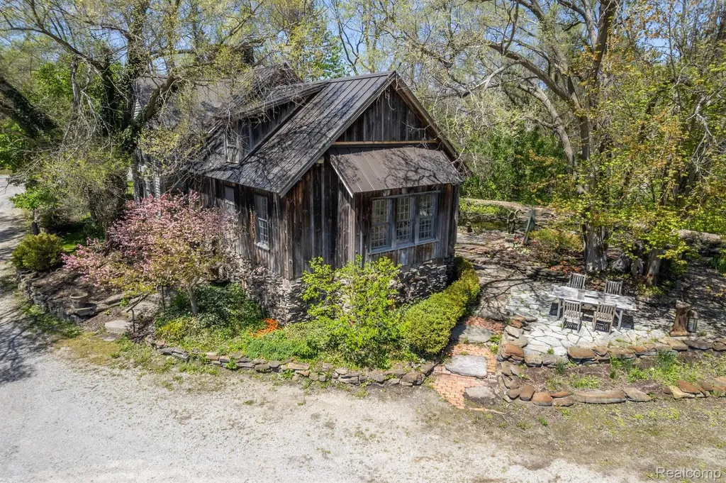9225 Fenton Road Mundy Township MI 48439