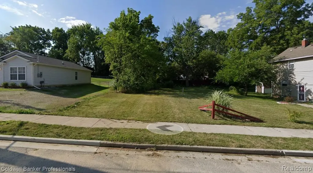 000 Wall Street Pontiac City MI 48342