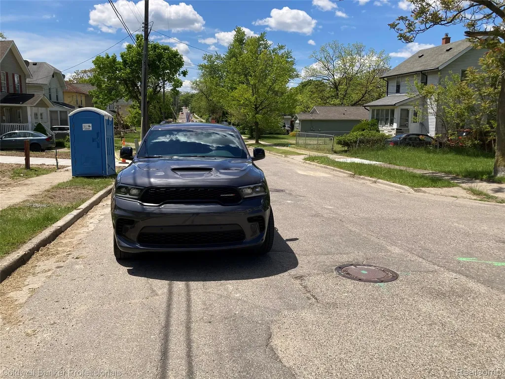 000 Wall Street Pontiac City MI 48342
