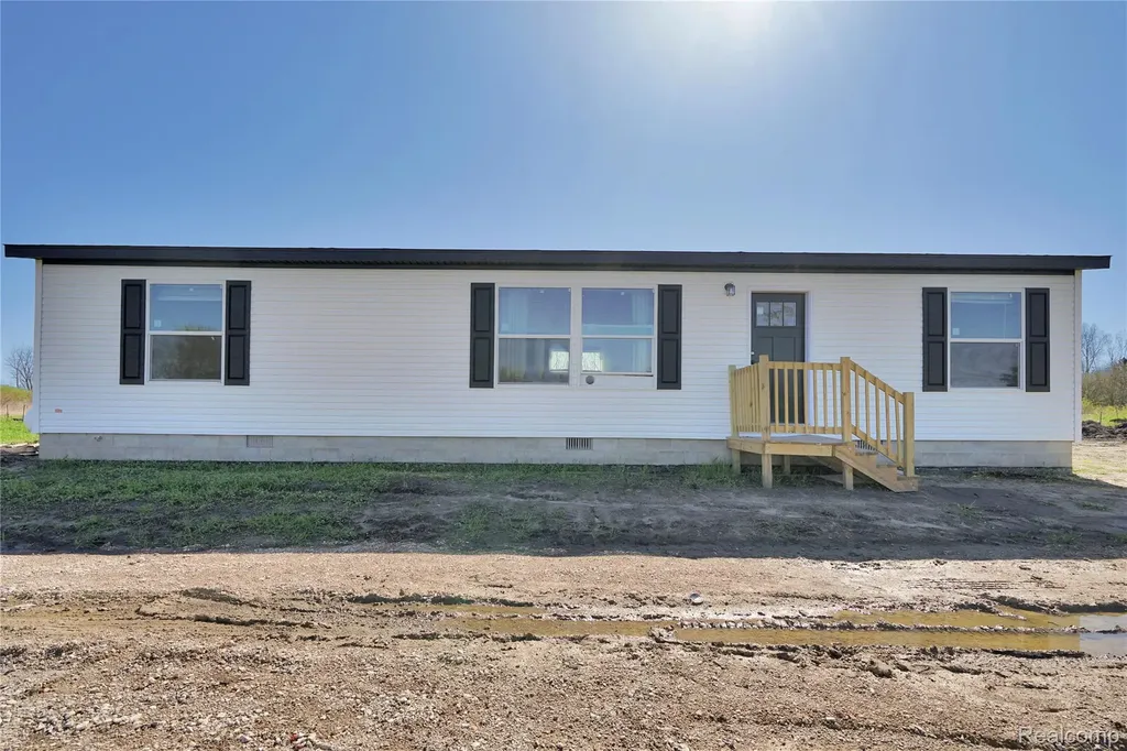 7376 Capac Road Capac Village MI 48097