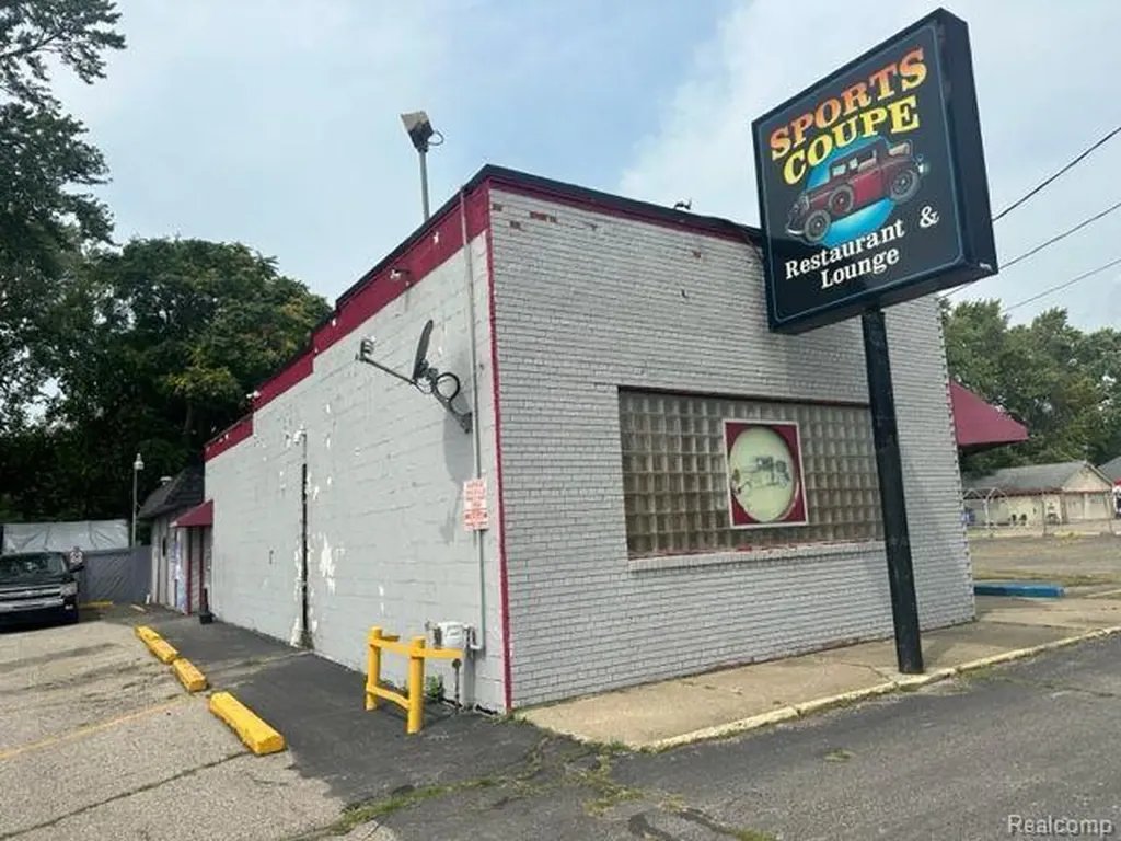 2415 N Dort Flint City MI 48506