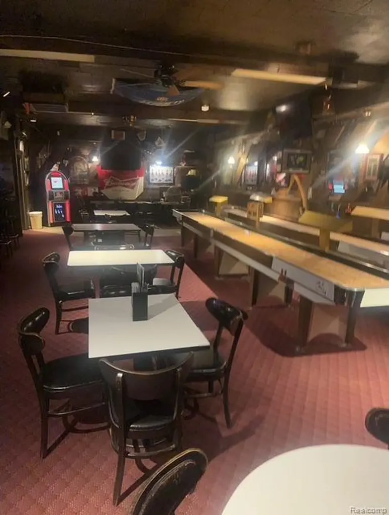 2415 N Dort Flint City MI 48506