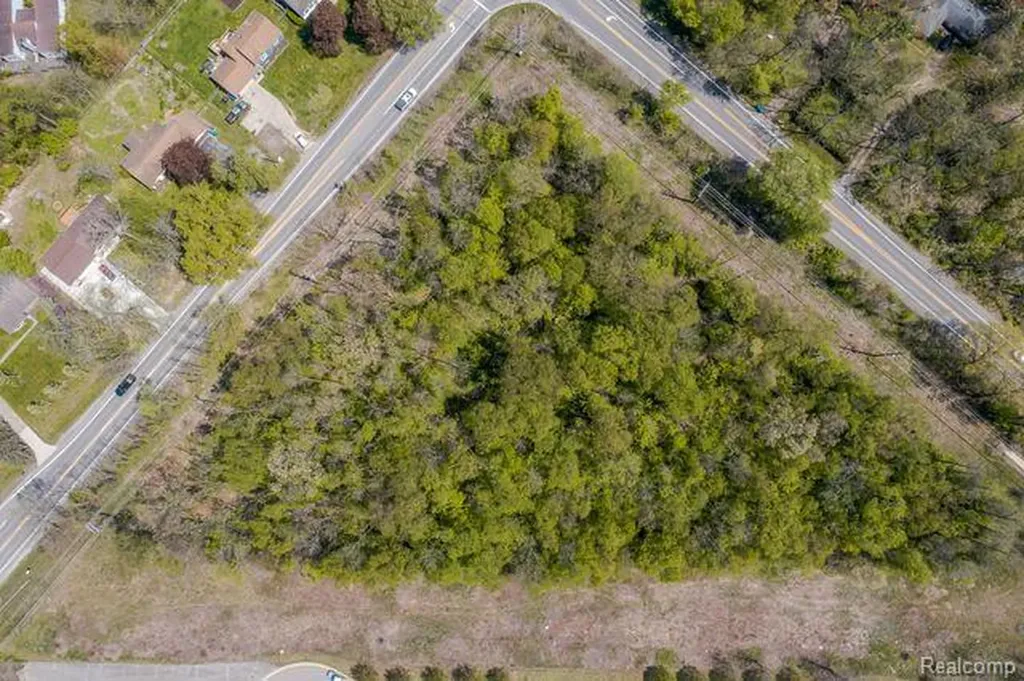 000 Wise Road Commerce Charter Township MI 48382