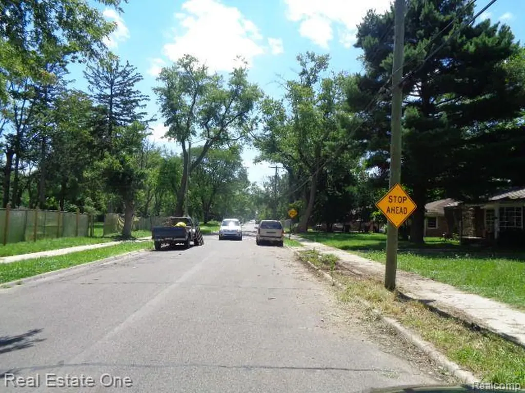 18985 Trinity Street Detroit City MI 48219