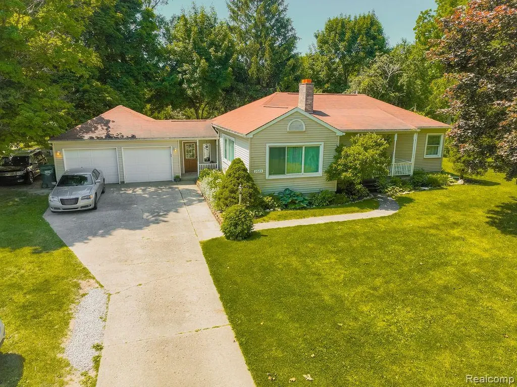 1208 S Lapeer Road Lapeer Township MI 48446