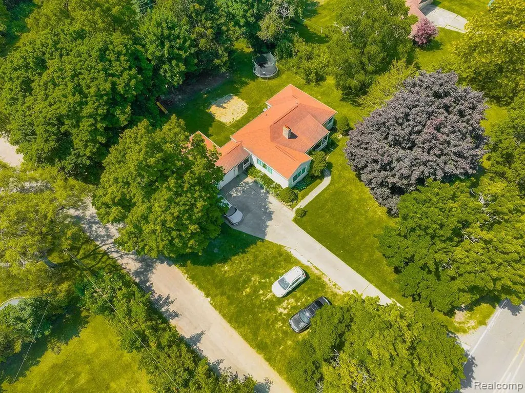 1208 S Lapeer Road Lapeer Township MI 48446