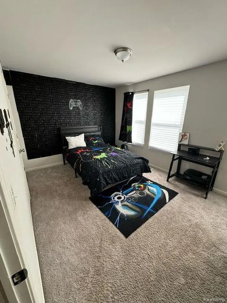 16913 Aberdeen Drive Romulus City MI 48174