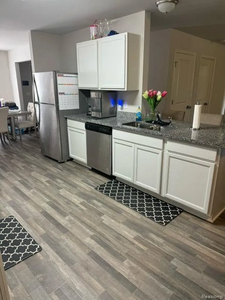 16913 Aberdeen Drive Romulus City MI 48174