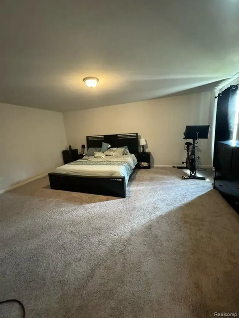 16913 Aberdeen Drive Romulus City MI 48174