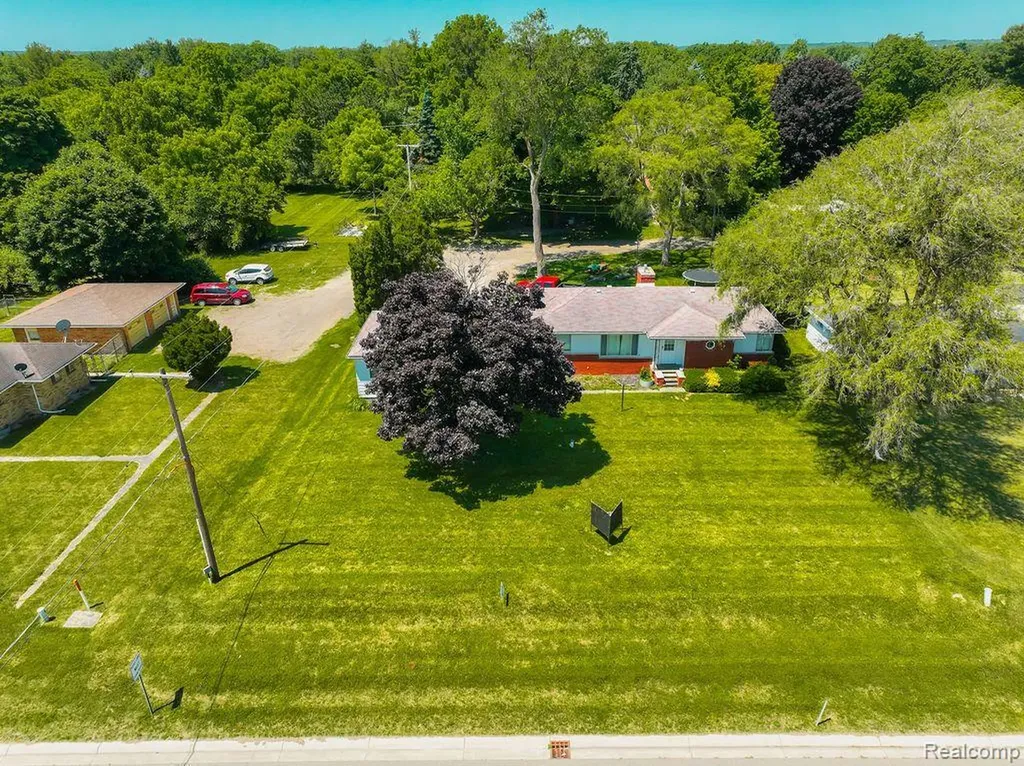 1023 Turrill Road Lapeer City MI 48446
