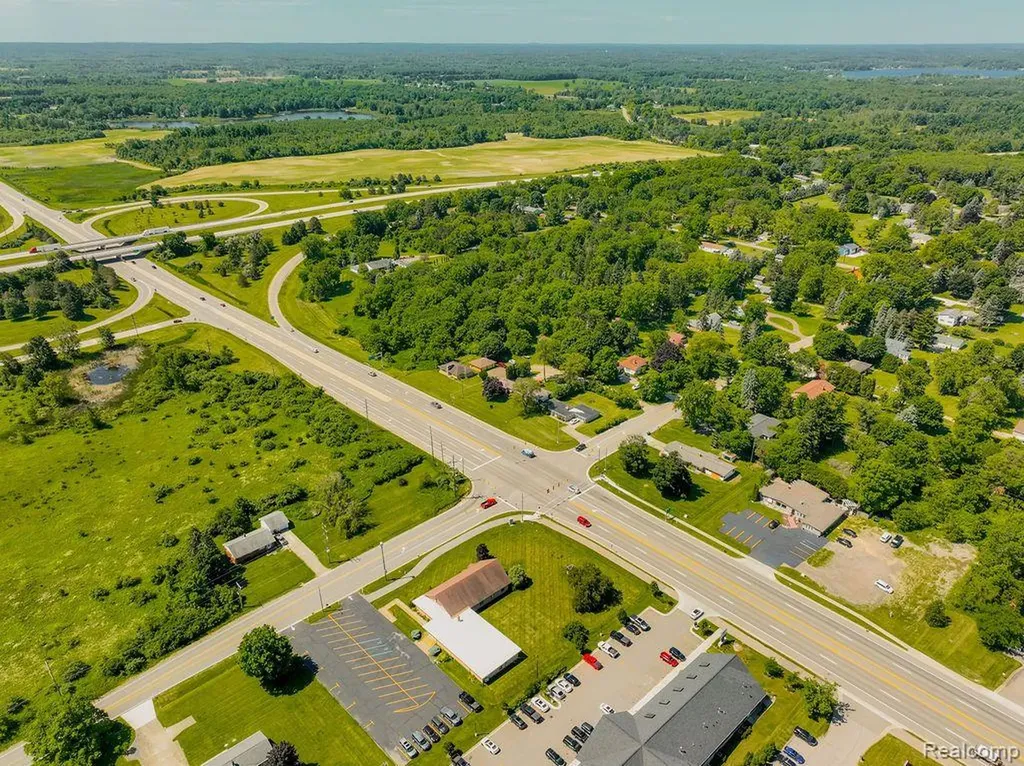 1023 Turrill Road Lapeer City MI 48446
