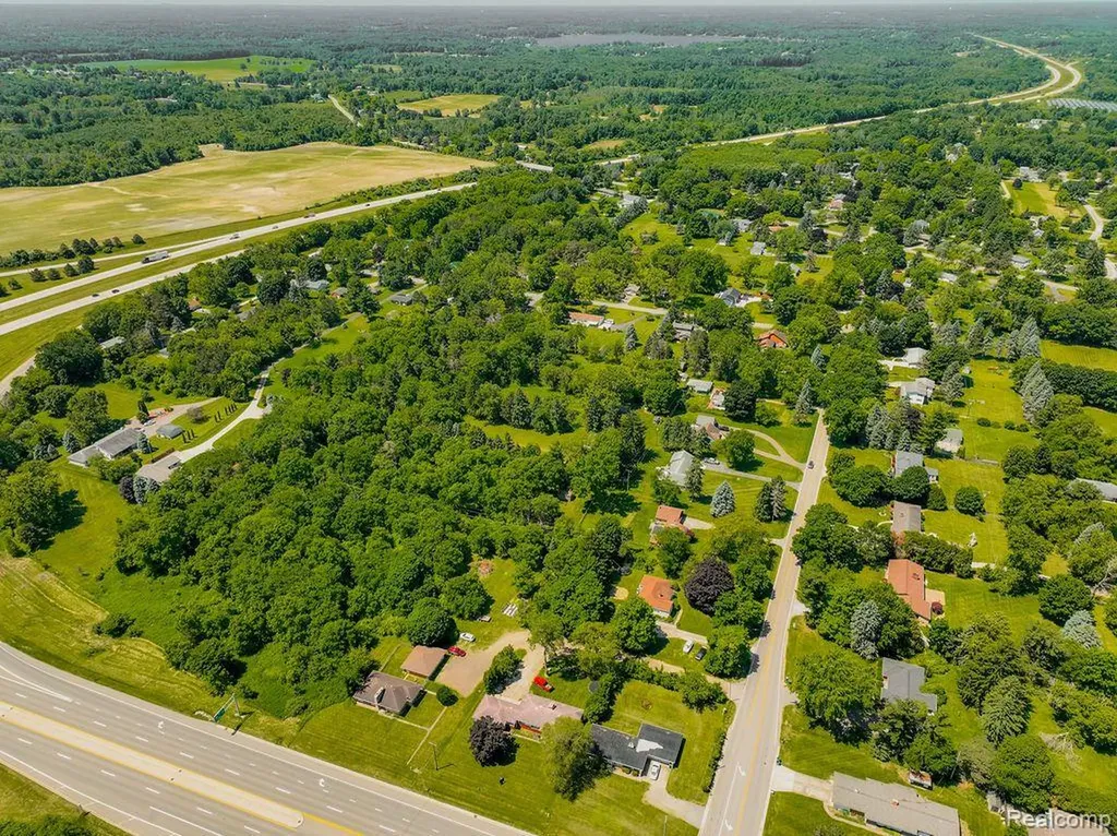 1214 S Lapeer Road Lapeer City MI 48446