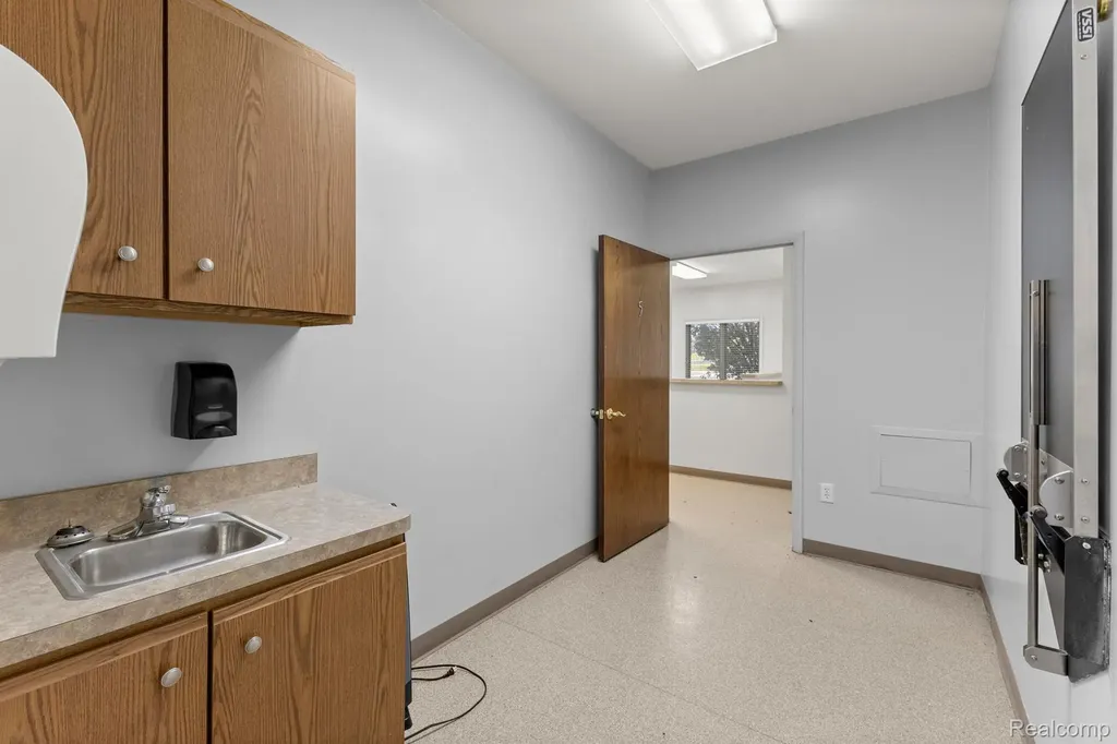 435 Sumpter Road Van Buren Charter Township MI 48111