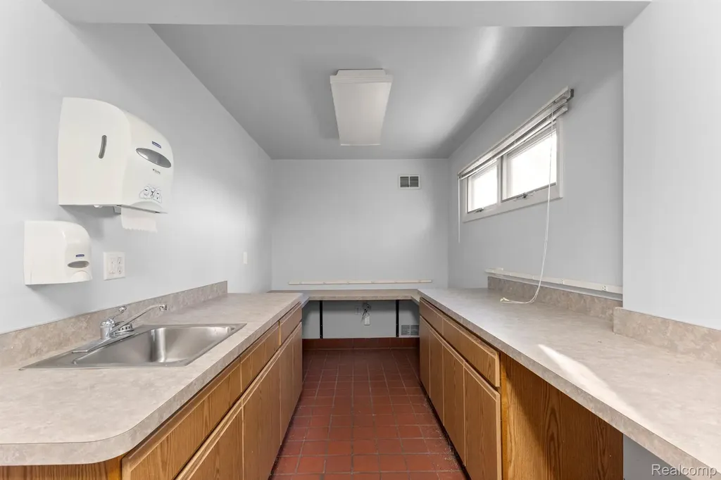 435 Sumpter Road Van Buren Charter Township MI 48111