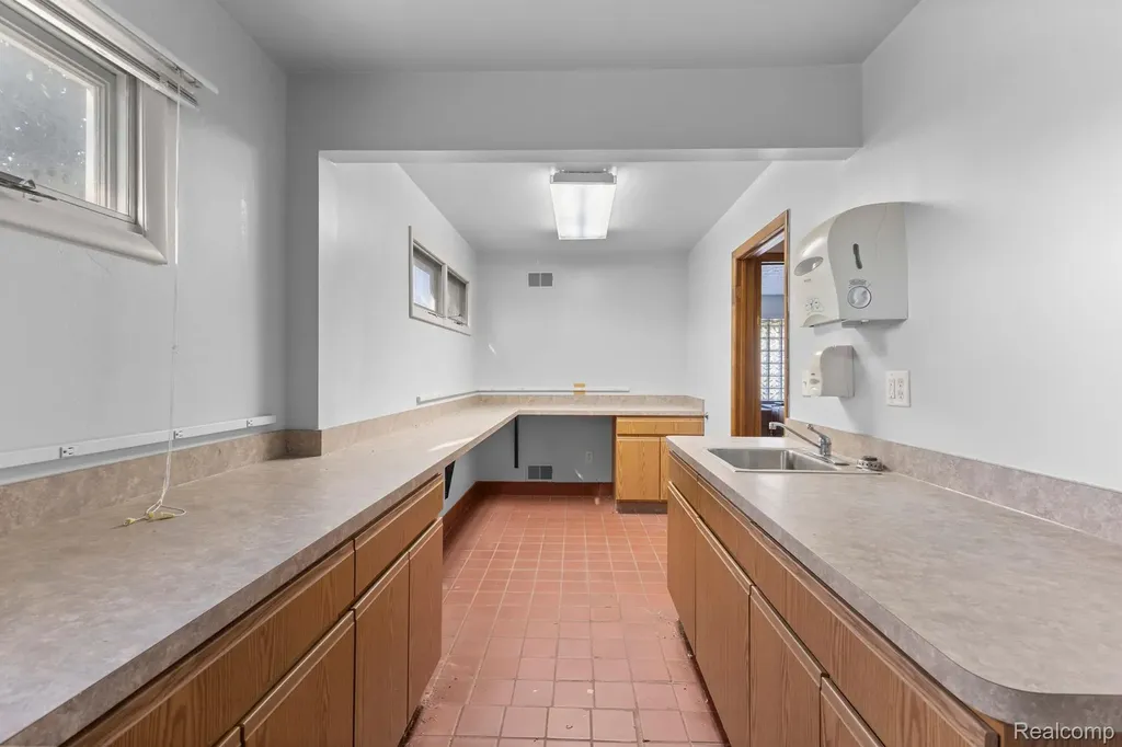 435 Sumpter Road Van Buren Charter Township MI 48111