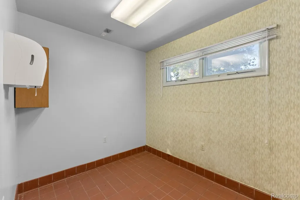 435 Sumpter Road Van Buren Charter Township MI 48111