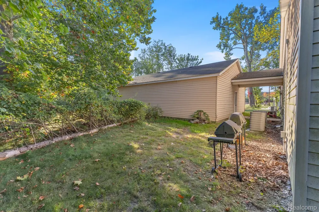 435 Sumpter Road Van Buren Charter Township MI 48111