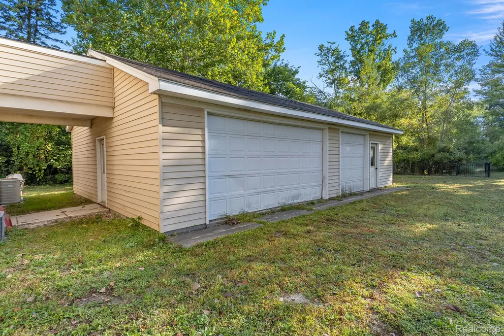 435 Sumpter Road Van Buren Charter Township MI 48111