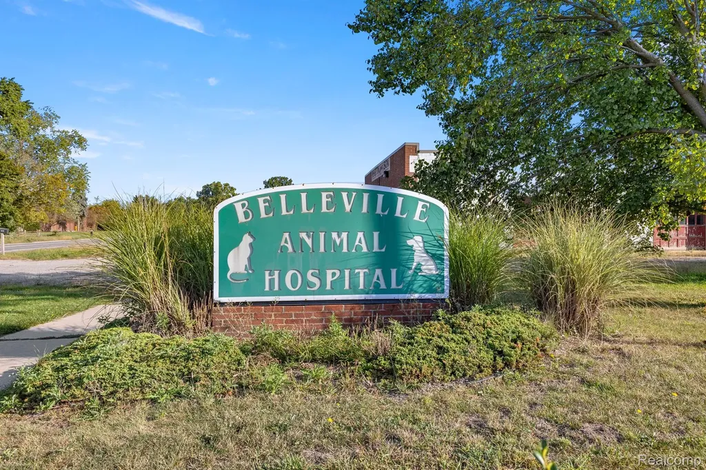 435 Sumpter Road Van Buren Charter Township MI 48111