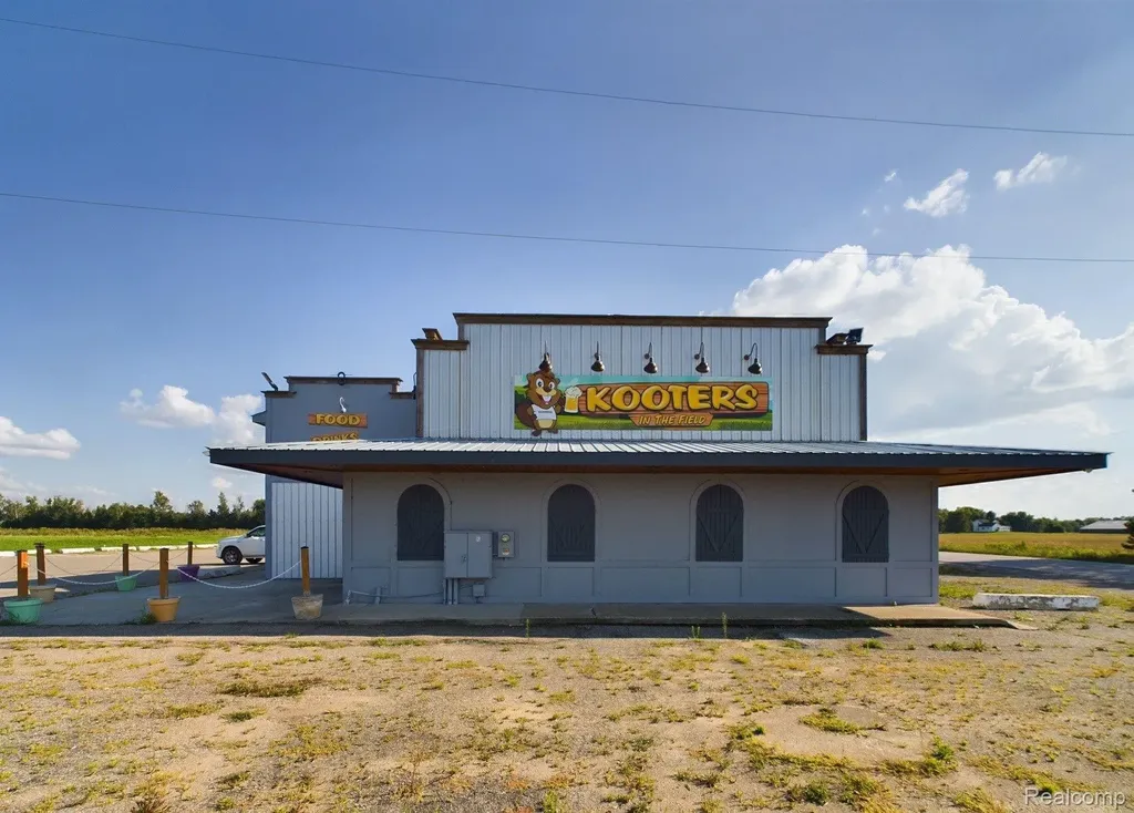 4512 E M 21 Caledonia Charter Township MI 48817