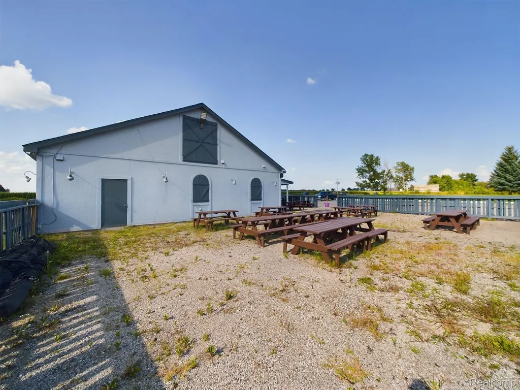 4512 E M 21 Caledonia Charter Township MI 48817