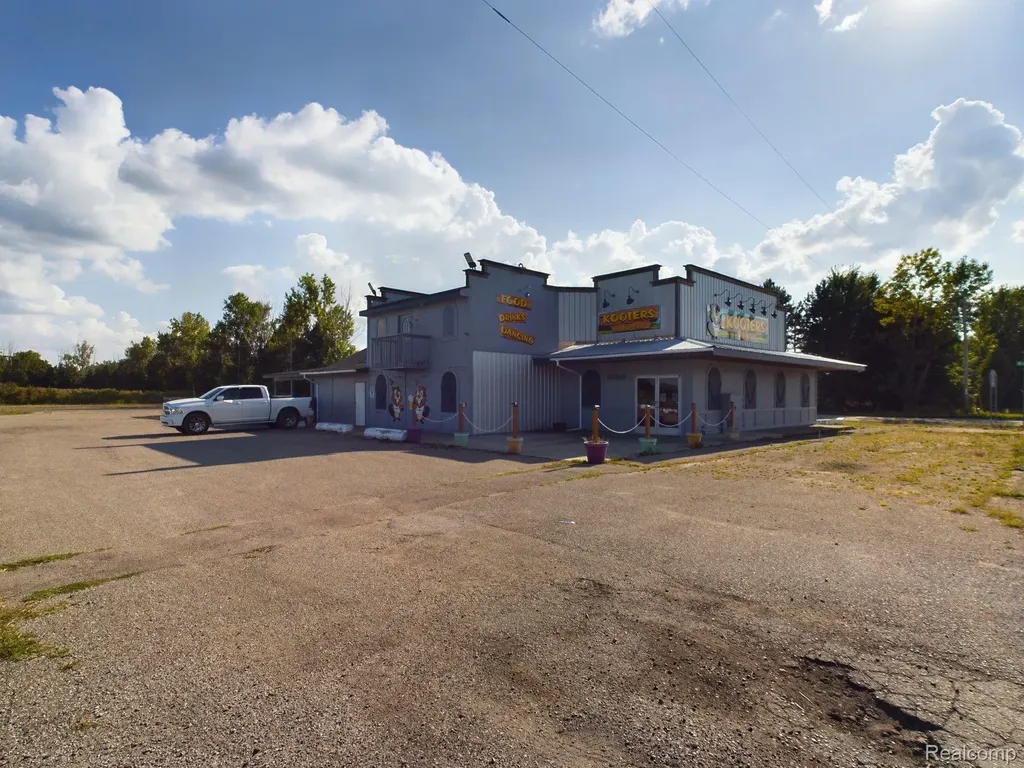 4512 E M 21 Caledonia Charter Township MI 48817