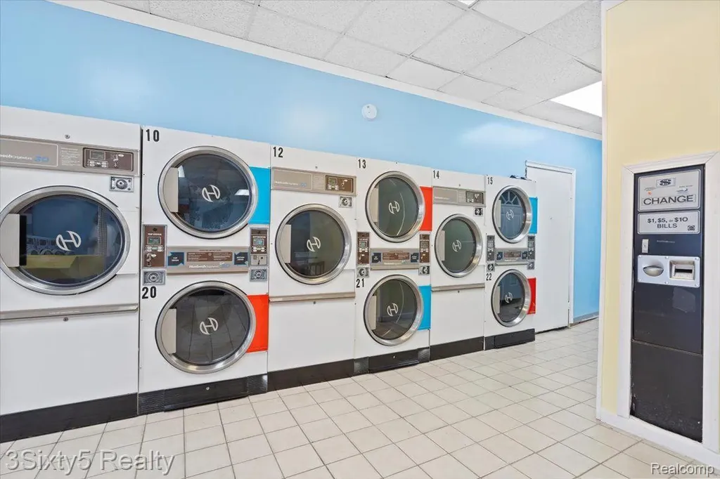 11283 W Jefferson Avenue River Rouge City MI 48218