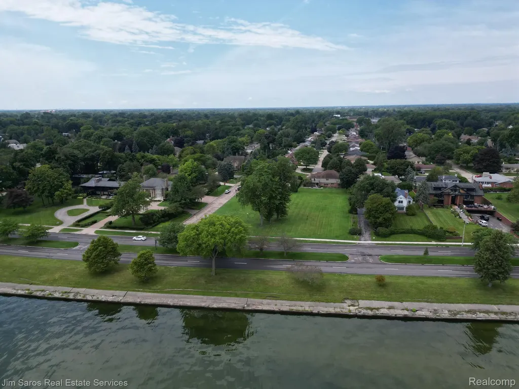 745- 749 Lake Shore Road Village Of Grosse Pointe Shores City MI 48236