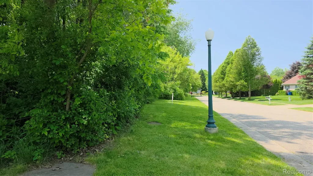 612 Carriage Way Davison City MI 48423
