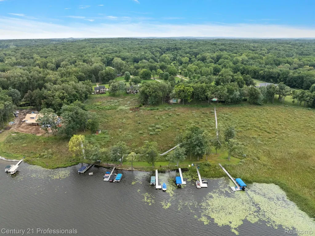12120 Shaffer Road Springfield Charter Township MI 48350