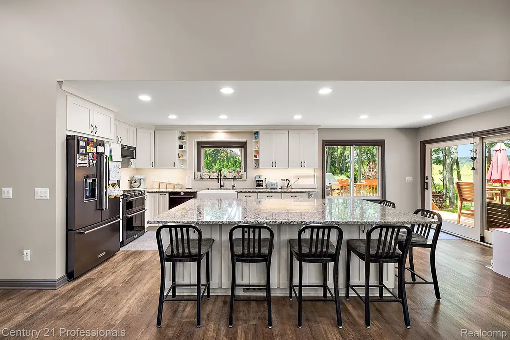 12120 Shaffer Road Springfield Charter Township MI 48350