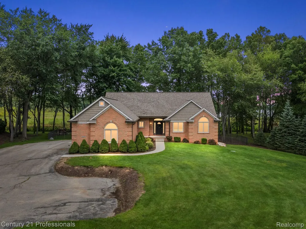 12120 Shaffer Road Springfield Charter Township MI 48350