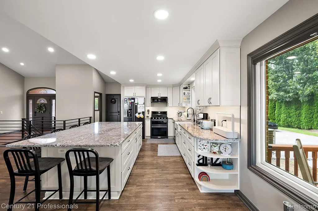 12120 Shaffer Road Springfield Charter Township MI 48350