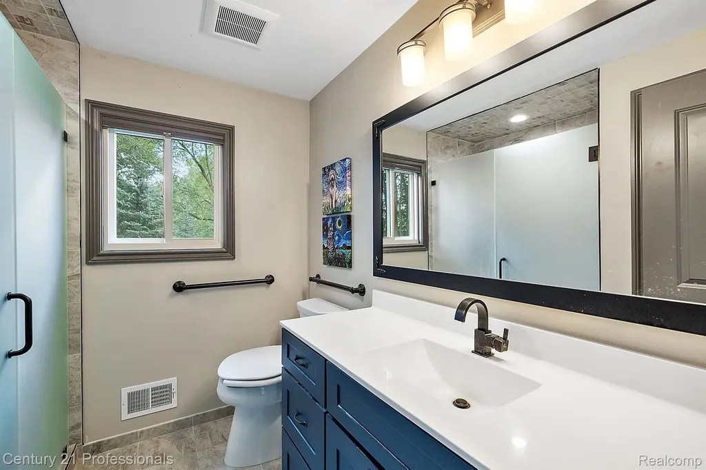 12120 Shaffer Road Springfield Charter Township MI 48350