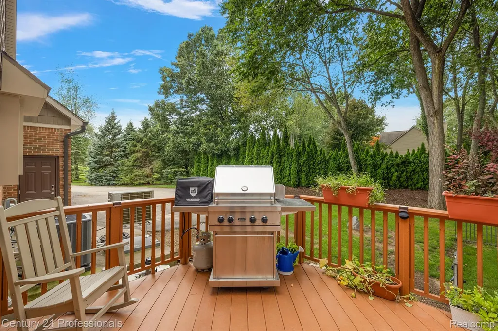 12120 Shaffer Road Springfield Charter Township MI 48350