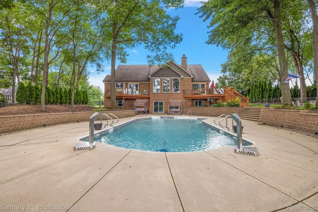 12120 Shaffer Road Springfield Charter Township MI 48350