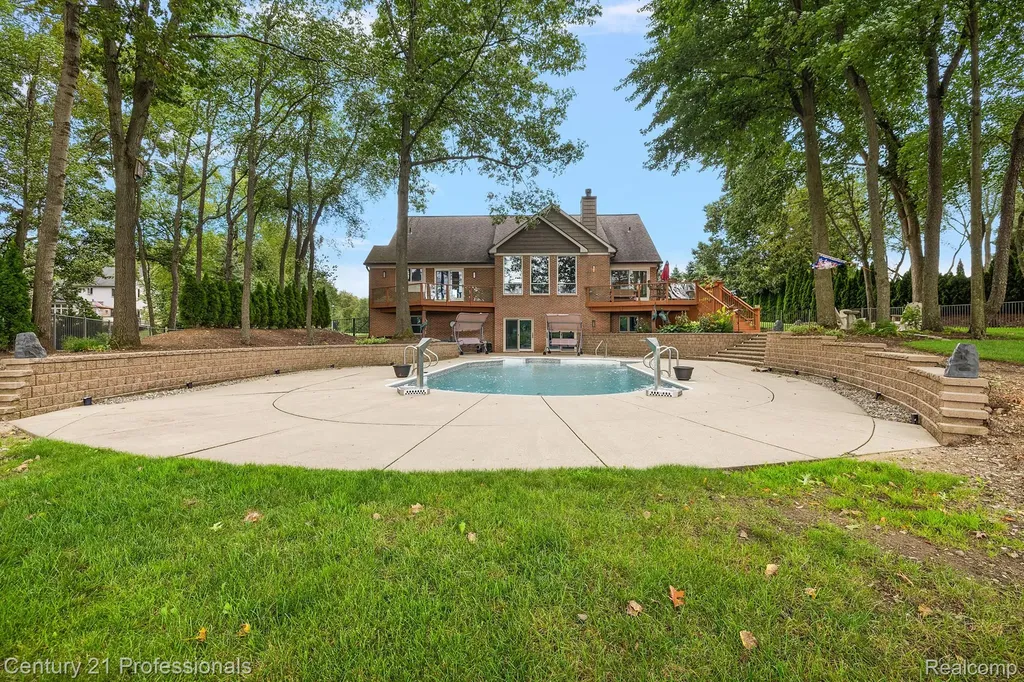 12120 Shaffer Road Springfield Charter Township MI 48350