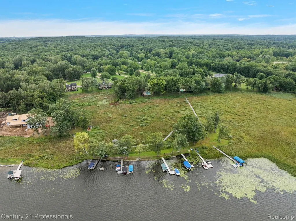 12120 Shaffer Road Springfield Charter Township MI 48350