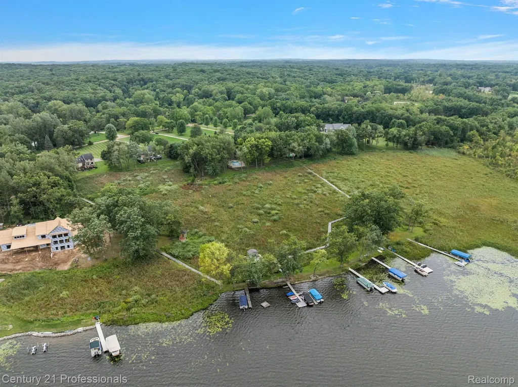 12120 Shaffer Road Springfield Charter Township MI 48350