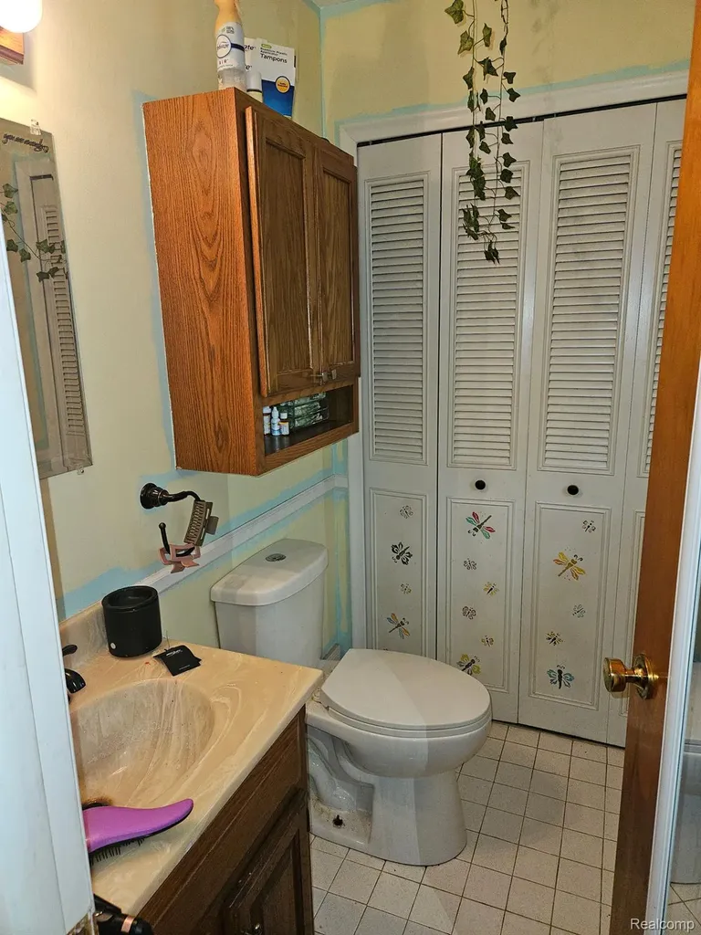 6172 W Court Street Flint Charter Township MI 48532