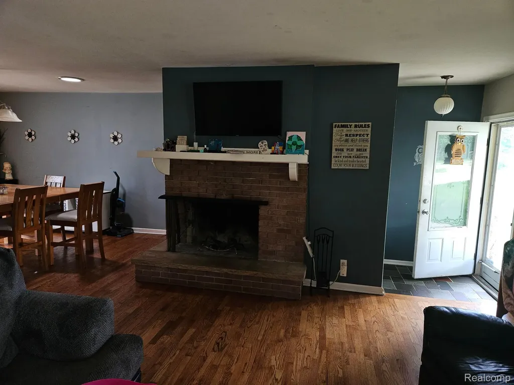 6172 W Court Street Flint Charter Township MI 48532