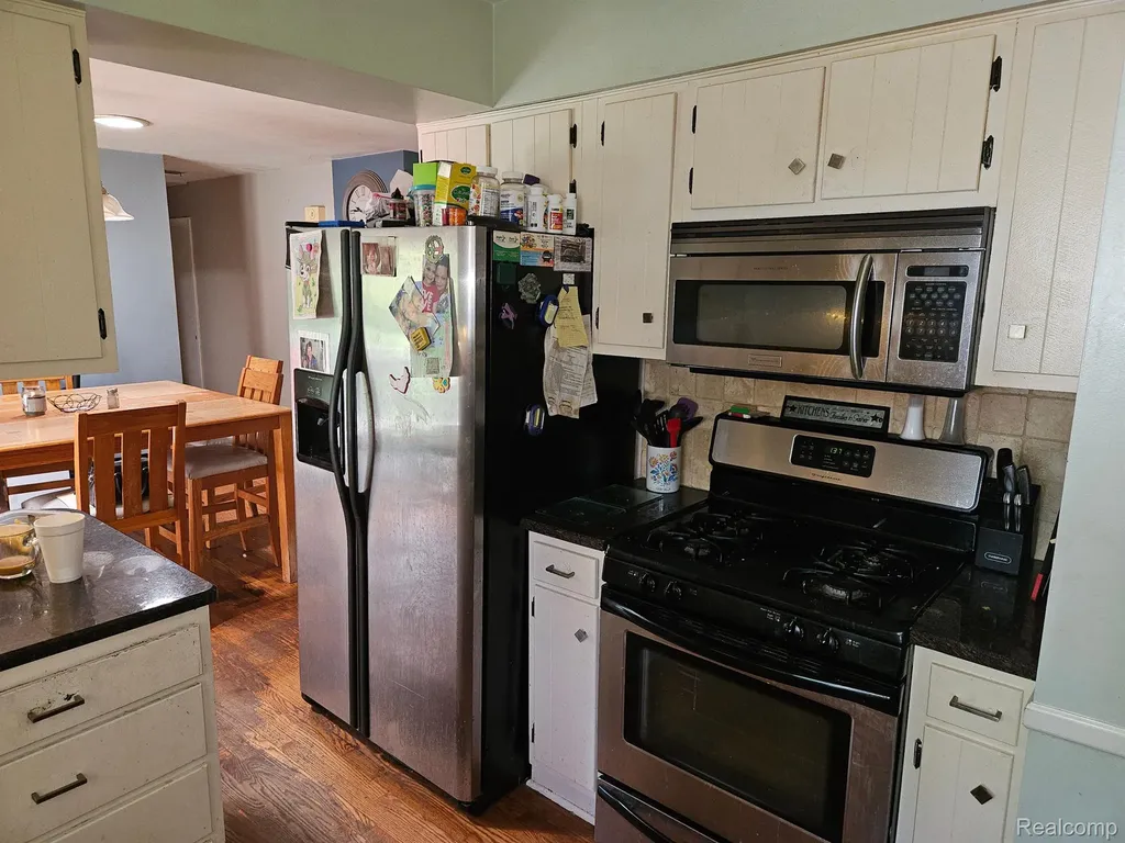 6172 W Court Street Flint Charter Township MI 48532