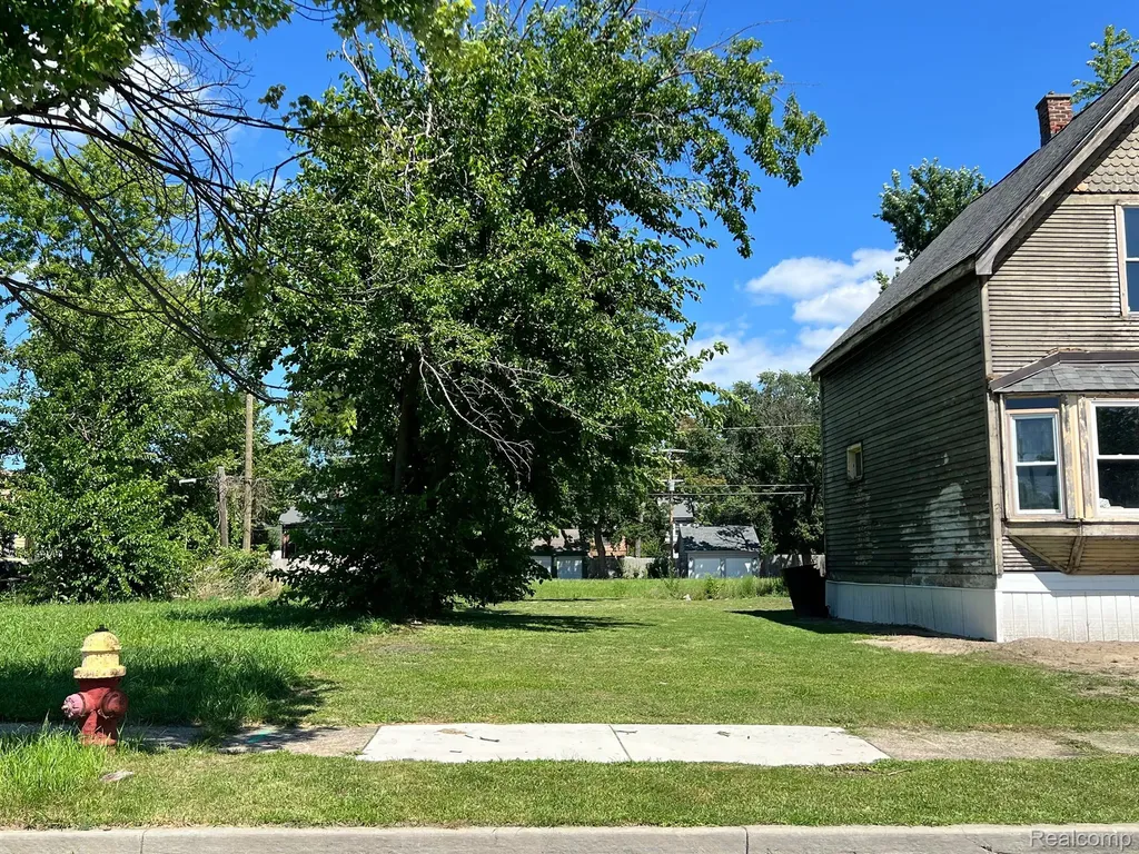 2496 Parker Street Detroit City MI 48214